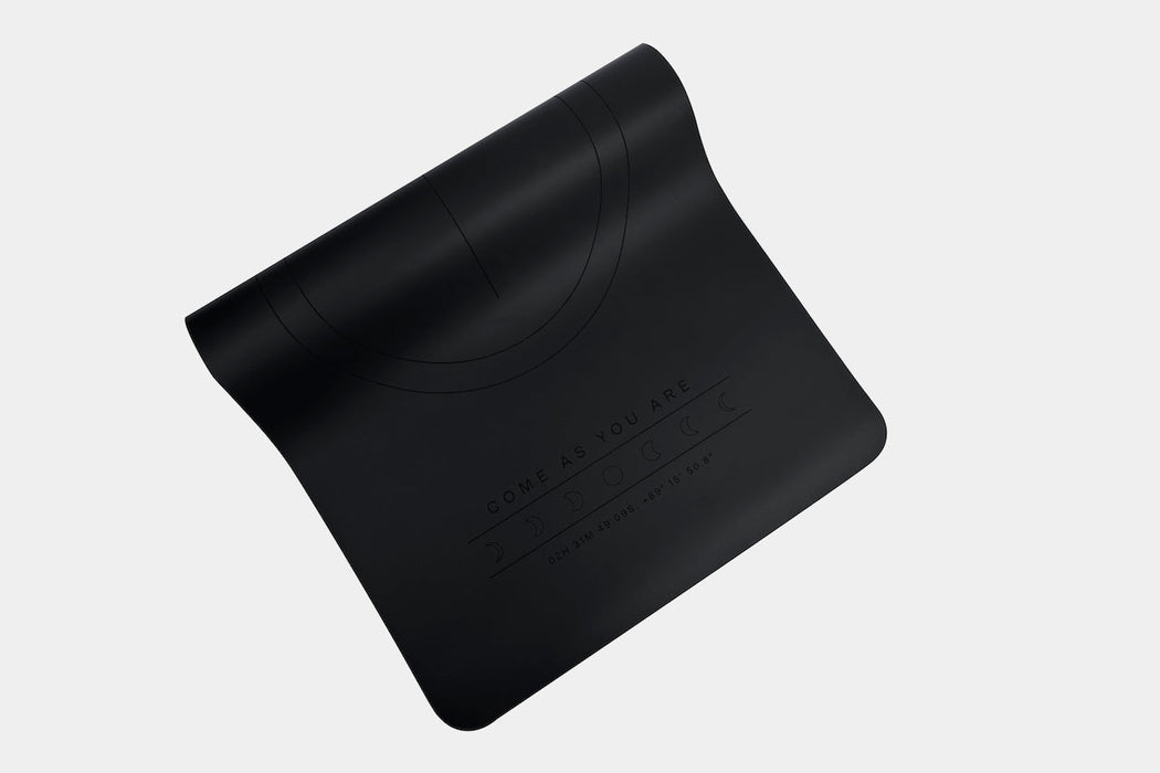 Midnight Black Ever Grip™ Paws Mat