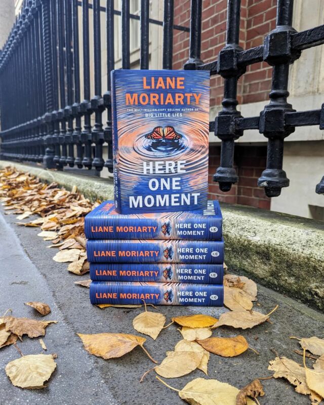 ✨ GIVEAWAY ✨ The cold weather means it's time to curl up with a good book, so we're giving away FIVE copies of this month's book club pick, Here One Moment by Liane Moriarty to FIVE lucky people.

To enter simply follow @happyplaceofficial and @happyplacebookclub, and tag a friend who loves reading as much as you 💌 Competition closes on November 18th