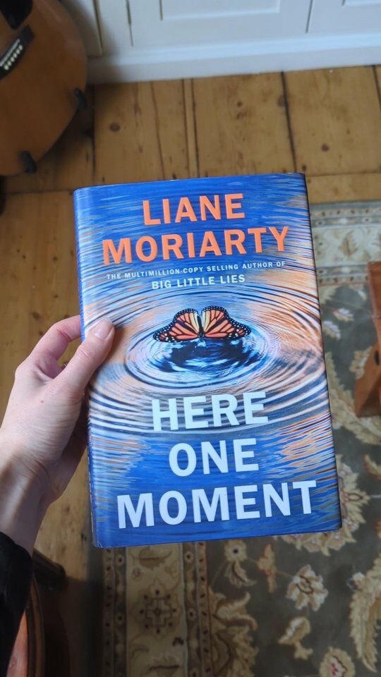 Here One Moment has got us thinking about fate vs. free will, and how much we can control in our own futures 🦋 What are your thoughts on the book so far? Remember you can DM us your thoughts in voice note form on Instagram for a chance to be featured in an episode of Happy Place podcast 🎤