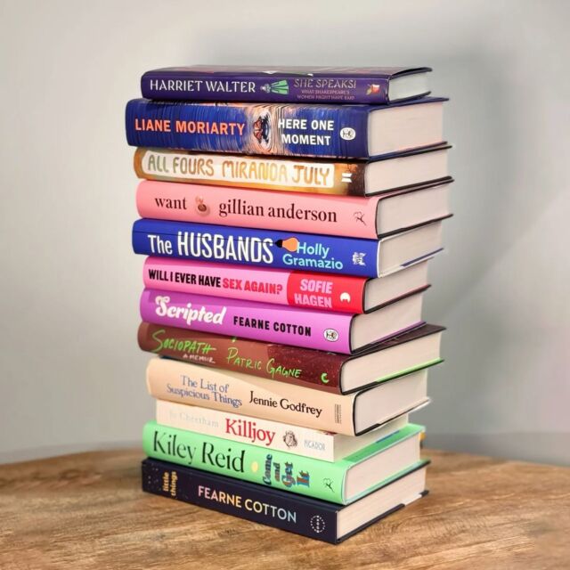 What a way to end the year! Here is every one of our 2024 Happy Place Book Club Picks 💞Thank you all so much for joining in with us over the last 12 months. Your discussions and insights have filled our hearts with joy, and we can’t wait to read along with you in 2025! Let us know, which book has been your favourite this year?